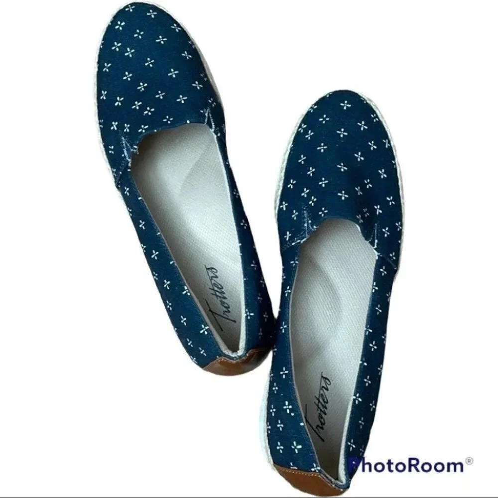 Trotters Comfort Espadrilles 8M Navy Cloth White Design Rubber Sole Jute Detail